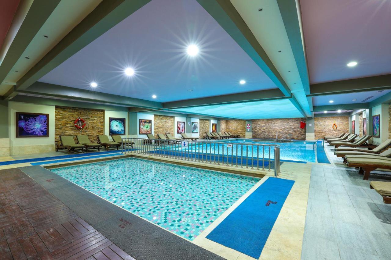 קמר Crystal De Luxe Resort & Spa מראה חיצוני תמונה