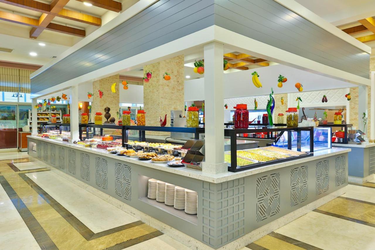 קמר Crystal De Luxe Resort & Spa מראה חיצוני תמונה