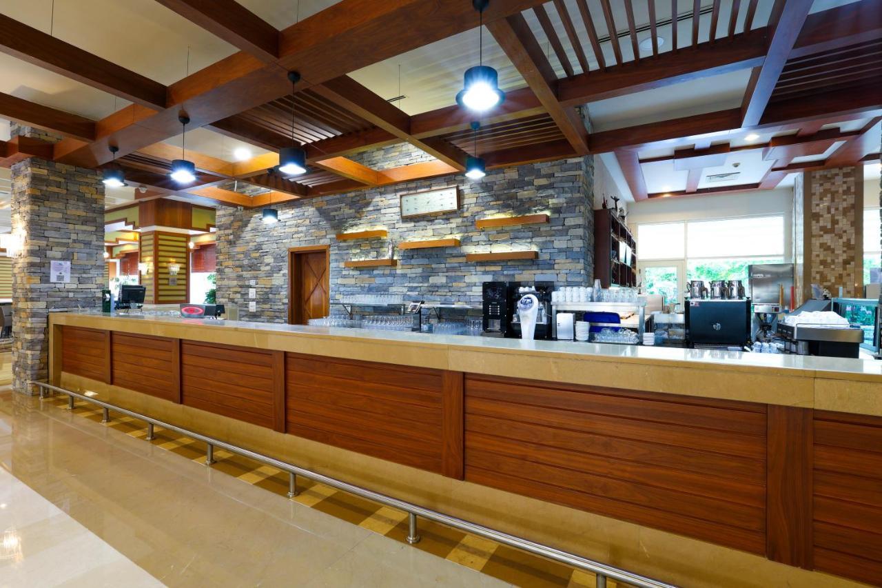 קמר Crystal De Luxe Resort & Spa מראה חיצוני תמונה