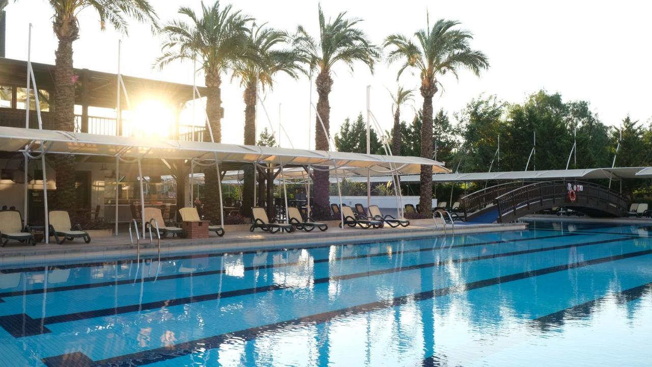 קמר Crystal De Luxe Resort & Spa מראה חיצוני תמונה