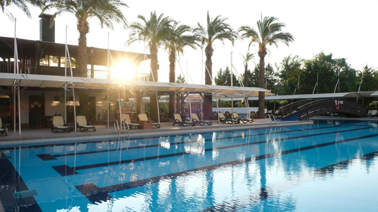 קמר Crystal De Luxe Resort & Spa מראה חיצוני תמונה