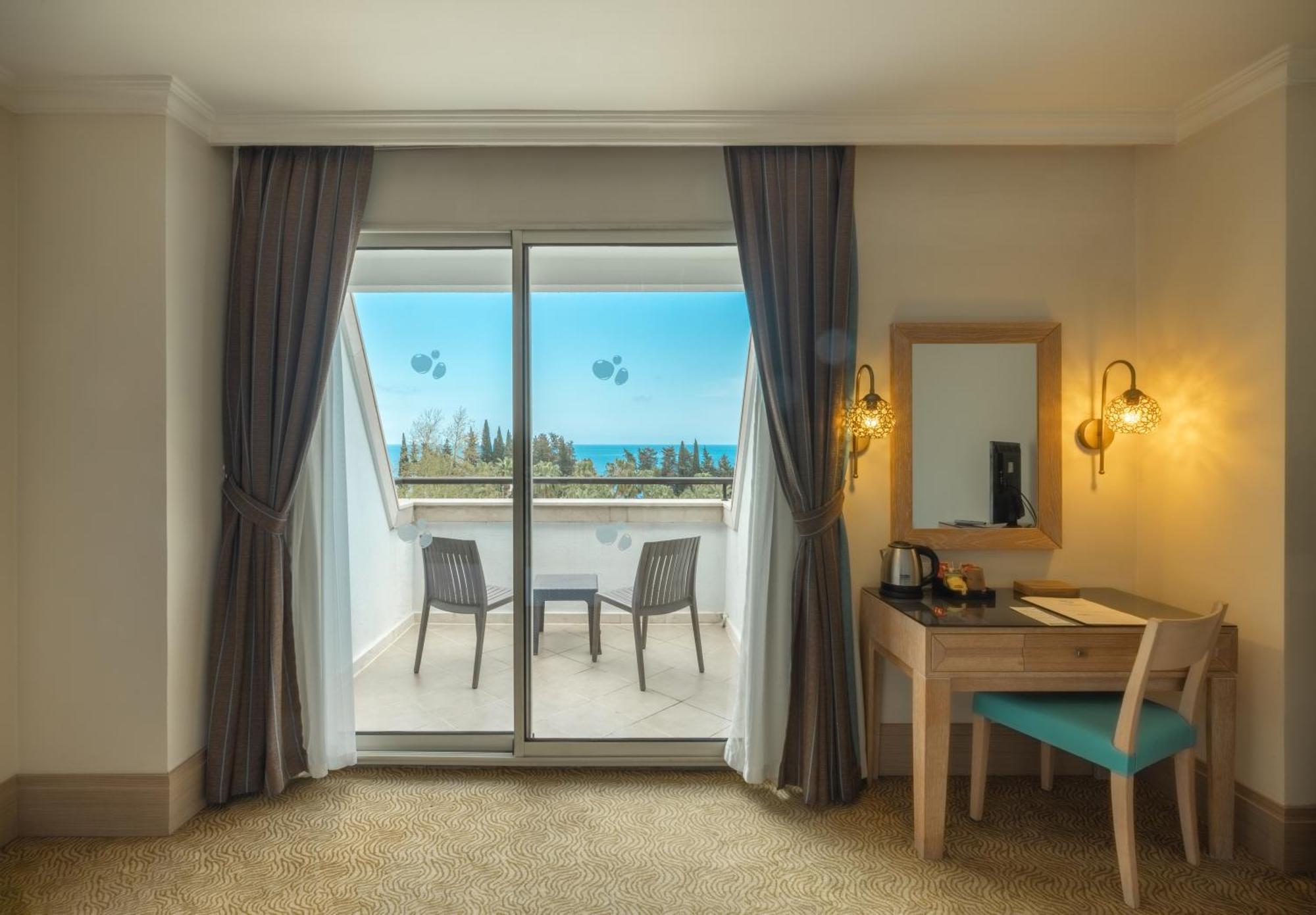 קמר Crystal De Luxe Resort & Spa מראה חיצוני תמונה